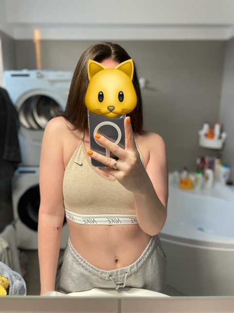 goldenflower031211 (GoldenFlower) OnlyFans Leaked Content 

 picture 2