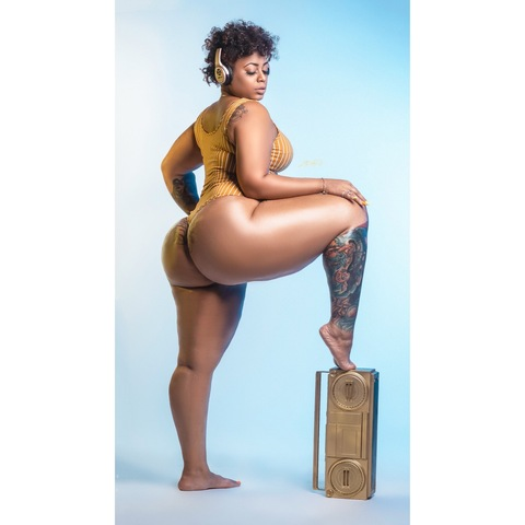 View goldiemrsperf OnlyFans videos and photos for free 

 picture 2