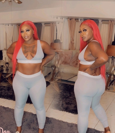 View goodheadcarla (Carla Starr) OnlyFans 5 Photos and 4 Videos leaks 

 picture 2