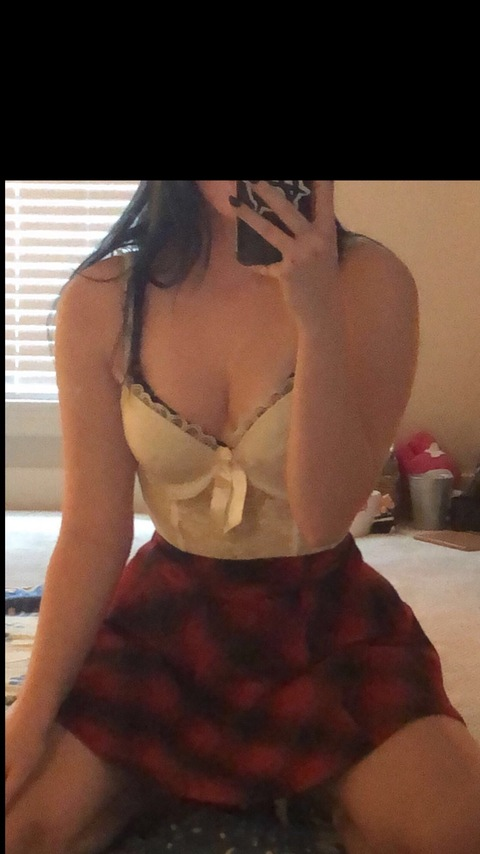 View gothhmommyy OnlyFans content for free 

 picture 2