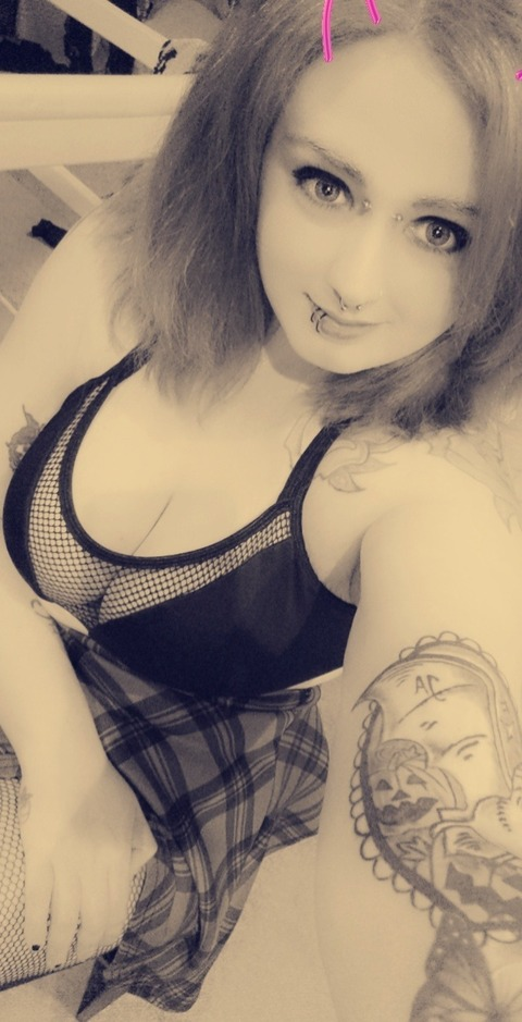 View Gothickexs666 (gothickexs666) OnlyFans 54 Photos and 6 Videos leaks 

 picture 2
