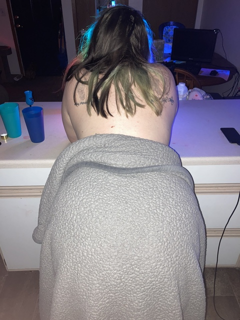 View greeneyedgoddess123 (GreenEyedGoddess) OnlyFans 37 Photos and 17 Videos gallery 

 picture 2