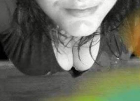 View GreenEyedPrincess86 (greeneyedprincess86) OnlyFans 8 Photos and 4 Videos gallery 

 picture 2