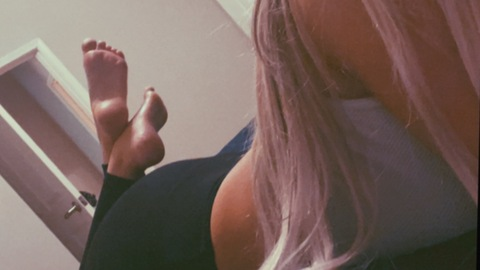 grlwiththelotustattoo (The Girl With the Lotus Tattoo) OnlyFans Leaked Videos and Pictures 

 picture 2