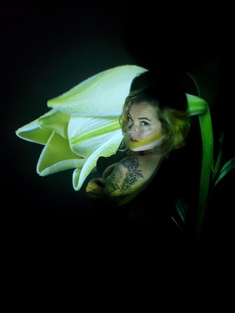 Download gwenbunnyfree OnlyFans content for free 

 picture 2