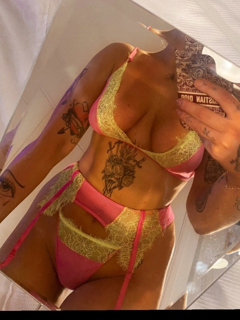 h.o.l.l.i.e.g OnlyFans Leaks (17 Photos and 1 Videos) 

 picture 2