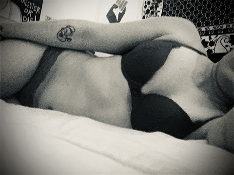h0lyst0ne OnlyFans Leaked Photos and Videos 

 picture 2