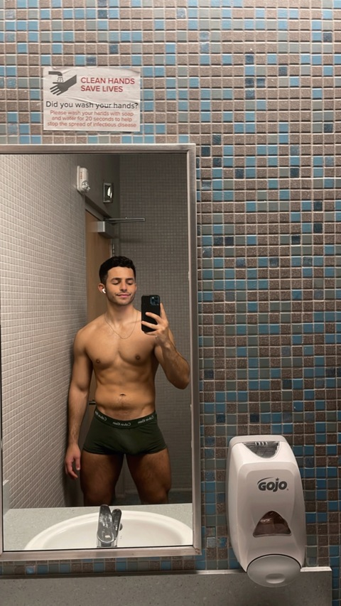 habibimoee (HabibiMoee) free OnlyFans Leaked Pictures and Videos 

 picture 2