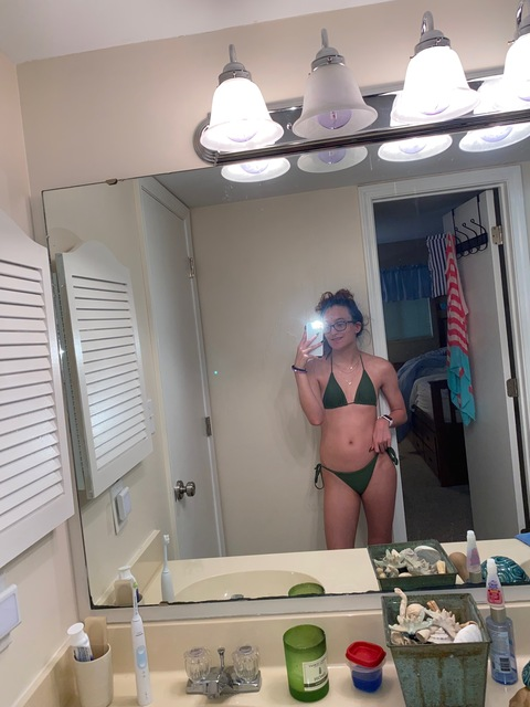 View Hailee (hailee7827) OnlyFans 1 Photos and 2 Videos leaks 

 picture 2