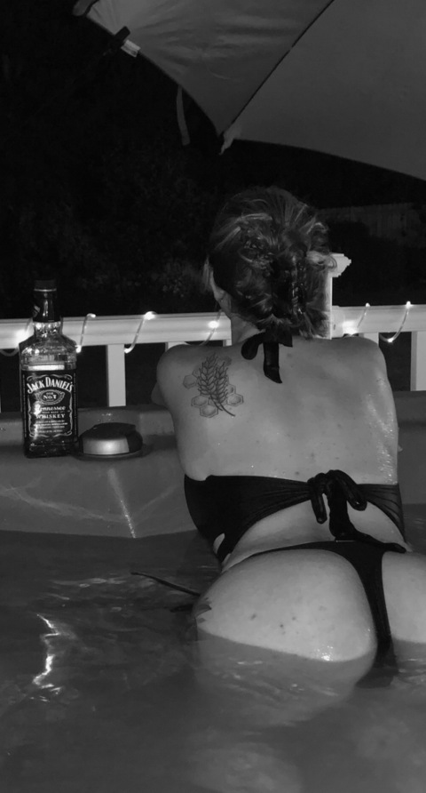 halloran-liz OnlyFans Leak (8 Photos and 7 Videos) 

 picture 2