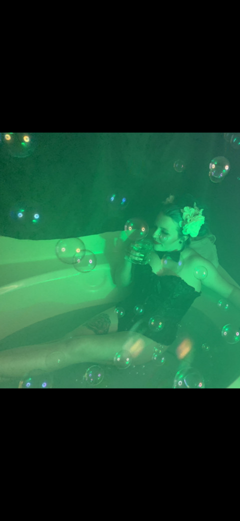 hankspanker (🧜‍♀️) OnlyFans Leaked Content 

 picture 2