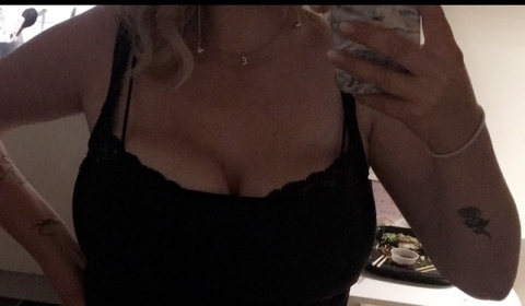 Onlyfans leaked hannaaa21 

 picture 2