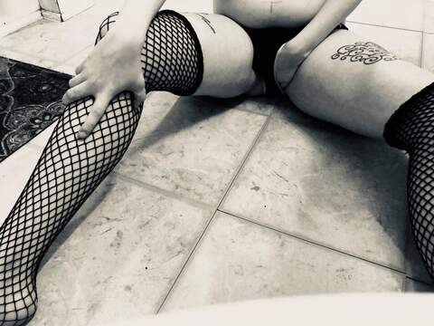 hannahhughes OnlyFans Leaks 

 picture 2
