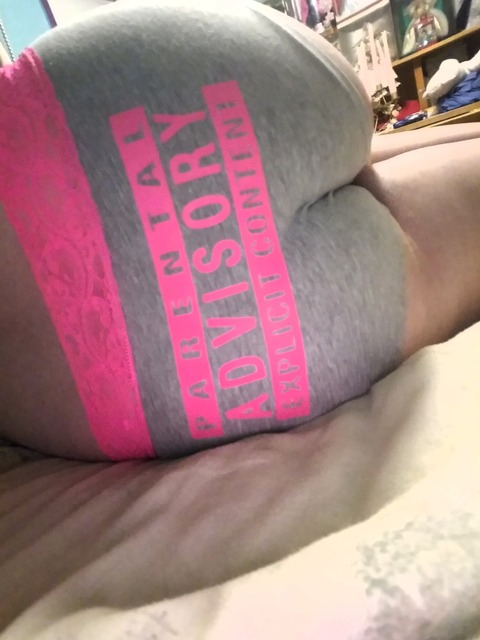 View hannahmariejames OnlyFans content for free 

 picture 2