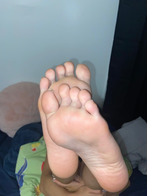 hawtcheetoes OnlyFans Leaked (9 Photos and 0 Videos) 

 picture 2