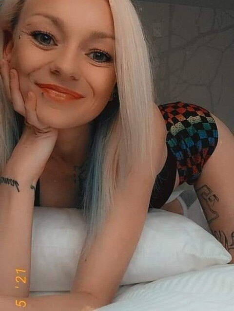 Onlyfans free content hayleequinn209 

 picture 2