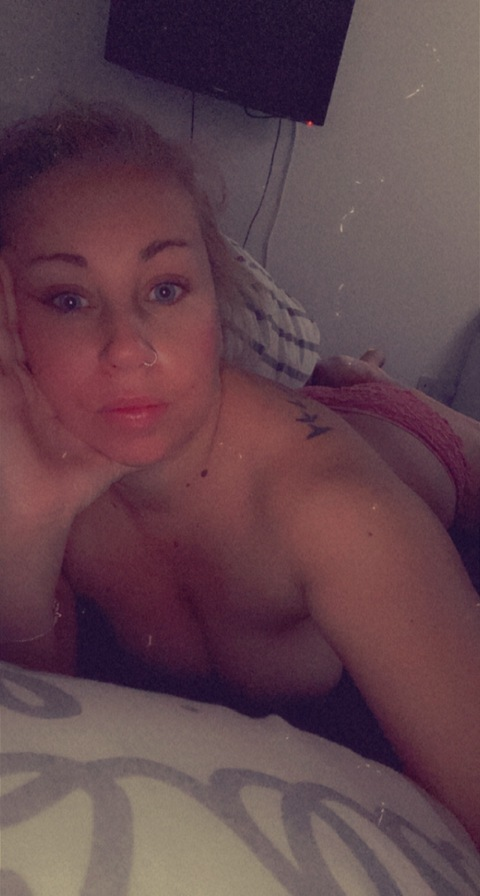 hayley_873 (Hayley) OnlyFans Leaked Content 

 picture 2