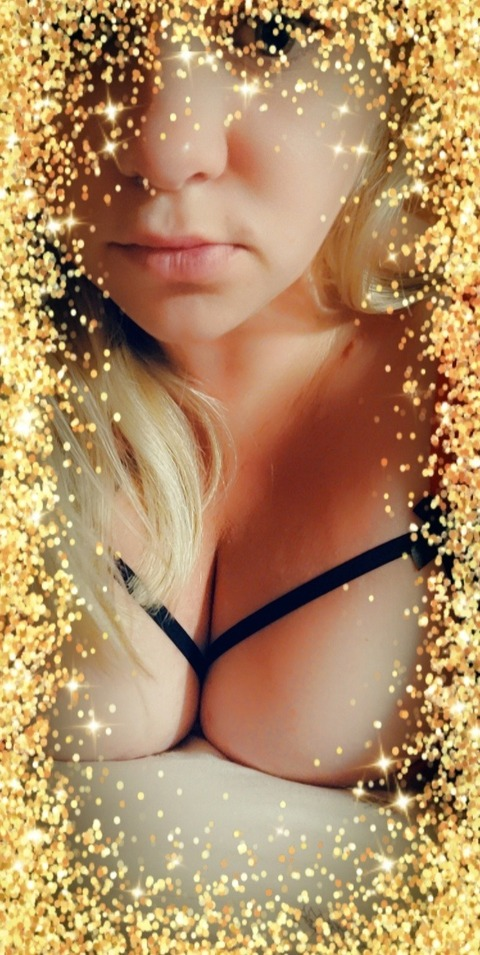 hayley_mlf12 (Hayley Sampson) OnlyFans Leaked Pictures & Videos 

 picture 2