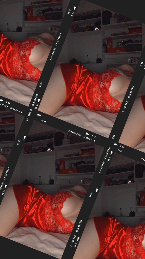 hayleycart OnlyFans Leak (8 Photos and 2 Videos) 

 picture 2