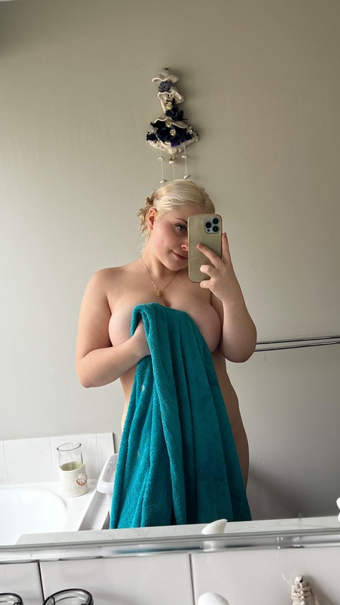Onlyfans leaks hayleystratton 

 picture 2