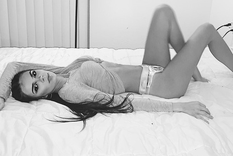Onlyfans leaks haylzluna 

 picture 2