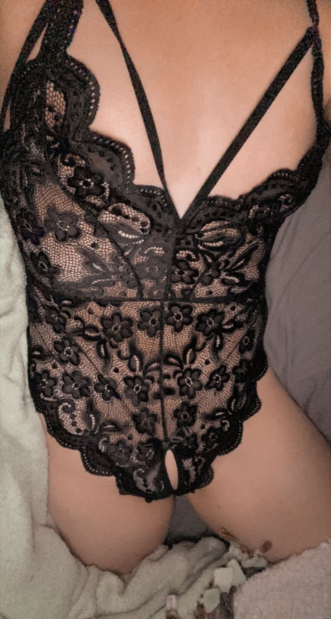 heavenlysingle OnlyFans Leaks 

 picture 2