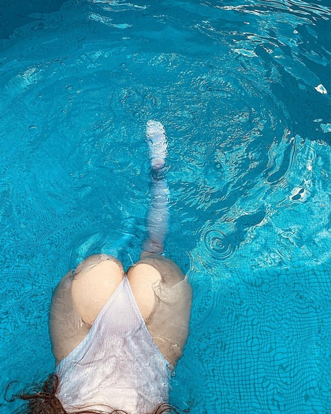 Download heeelga23 OnlyFans content for free 

 picture 2