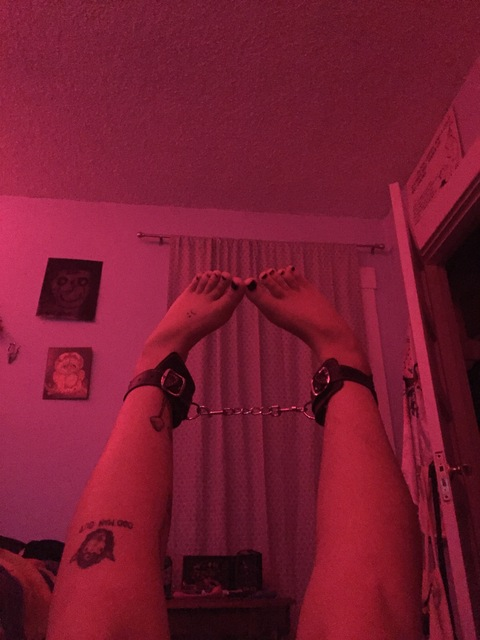 View heidirayy OnlyFans content for free 

 picture 2