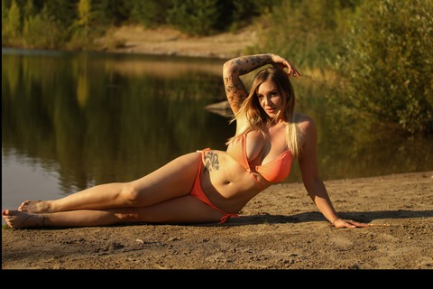 Onlyfans leaks hennadmire2 

 picture 2