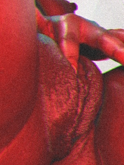 View hennyebonyy OnlyFans content for free 

 picture 2