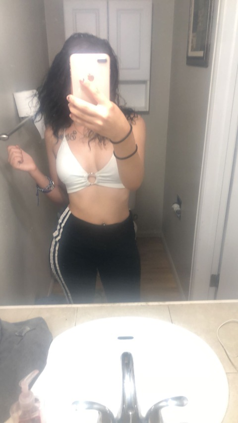 hennysi OnlyFans Leaked 

 picture 2