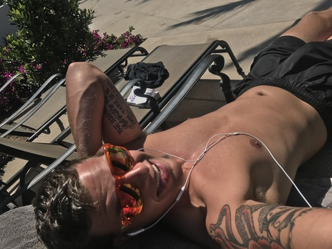 View heyitskalen (Kalen) OnlyFans 190 Photos and 20 Videos leaks 

 picture 2