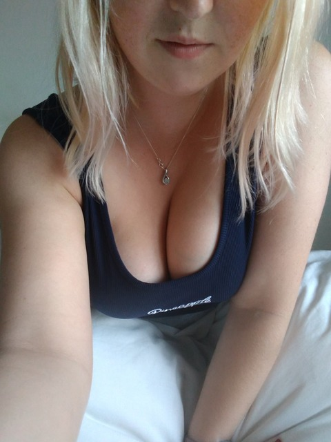 Get Free access to @heyitszee Leaked OnlyFans 

 picture 2