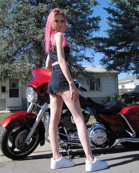 View Holly Hott (hhottstuff) OnlyFans 23 Photos and 12 Videos leaks 

 picture 2