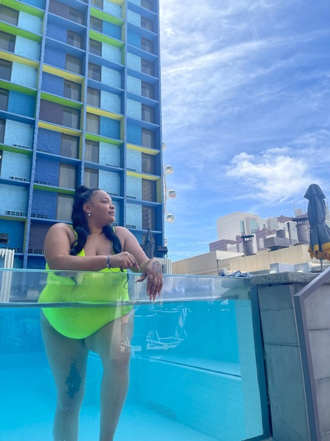 View hipsandbongrips OnlyFans videos and photos for free 

 picture 2