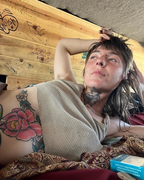View Quail (hoboromantic) OnlyFans 247 Photos and 12 Videos leaked 

 picture 2