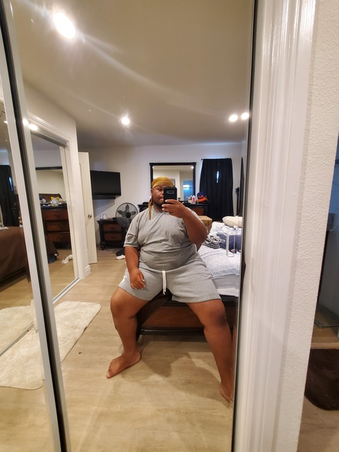 View hoeteddy (Bignutteddy) OnlyFans 1 Photos and 6 Videos leaks 

 picture 2