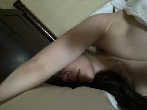 View holivia1 OnlyFans content for free 

 picture 2