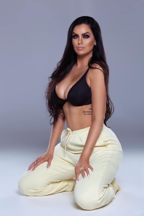 hollieglassett OnlyFans Leak (42 Photos and 4 Videos) 

 picture 2