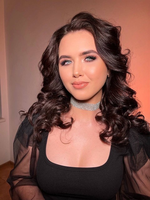 honeyhelena OnlyFans Leak 

 picture 2