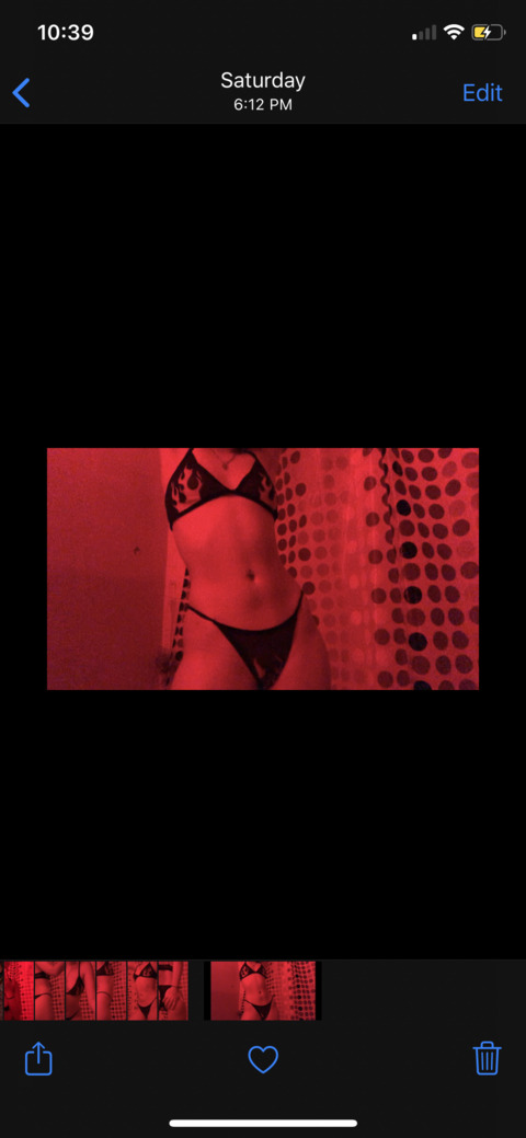 View honeyshmoney_ OnlyFans content for free 

 picture 2