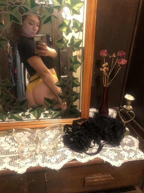 hootersbaby (Olive_Ren) OnlyFans Leaked Pictures & Videos 

 picture 2