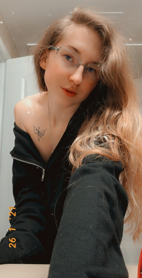 Download hotbyrdie18 OnlyFans content for free 

 picture 2