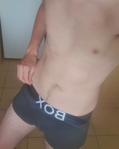 View hotlad98 (Hotlad98) OnlyFans 6 Photos and 20 Videos gallery 

 picture 2