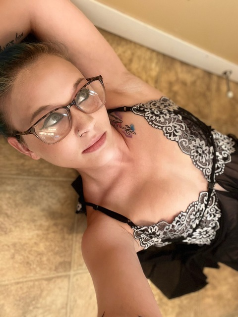View hotqueen81 (Chelsea schamp) OnlyFans 45 Photos and 11 Videos for free 

 picture 2