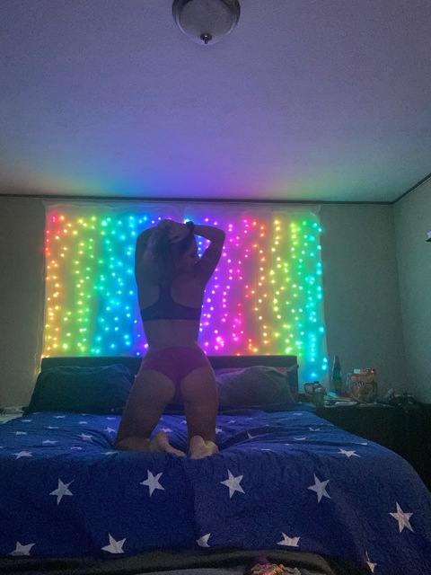 Download hotwife13 OnlyFans content for free 

 picture 2
