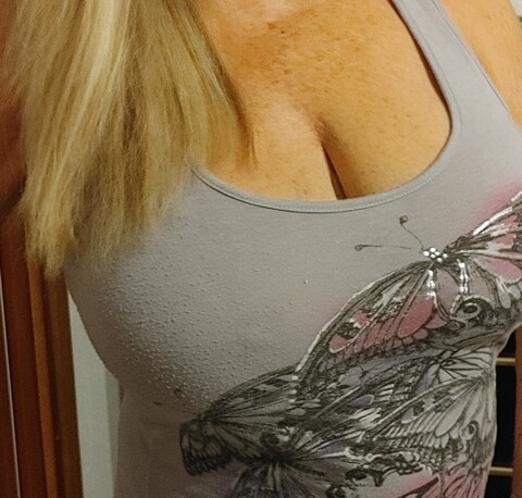 hotwife806 (Hotwife806) OnlyFans Leaked Videos and Pictures 

 picture 2