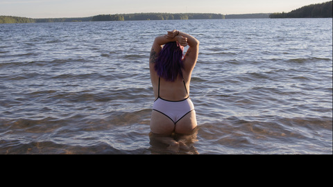 hotwife_mary_free (Hotwife Mary Free) OnlyFans Leaks 

 picture 2