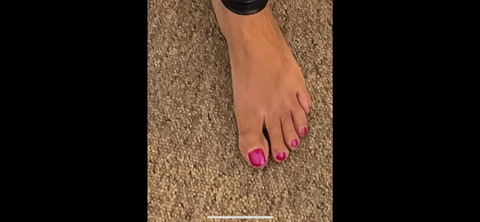 hotwifk (UK Hotwife K) OnlyFans Leaked Content 

 picture 2