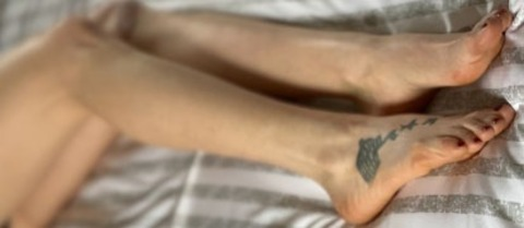 Download hotwivesfeet OnlyFans content for free 

 picture 2